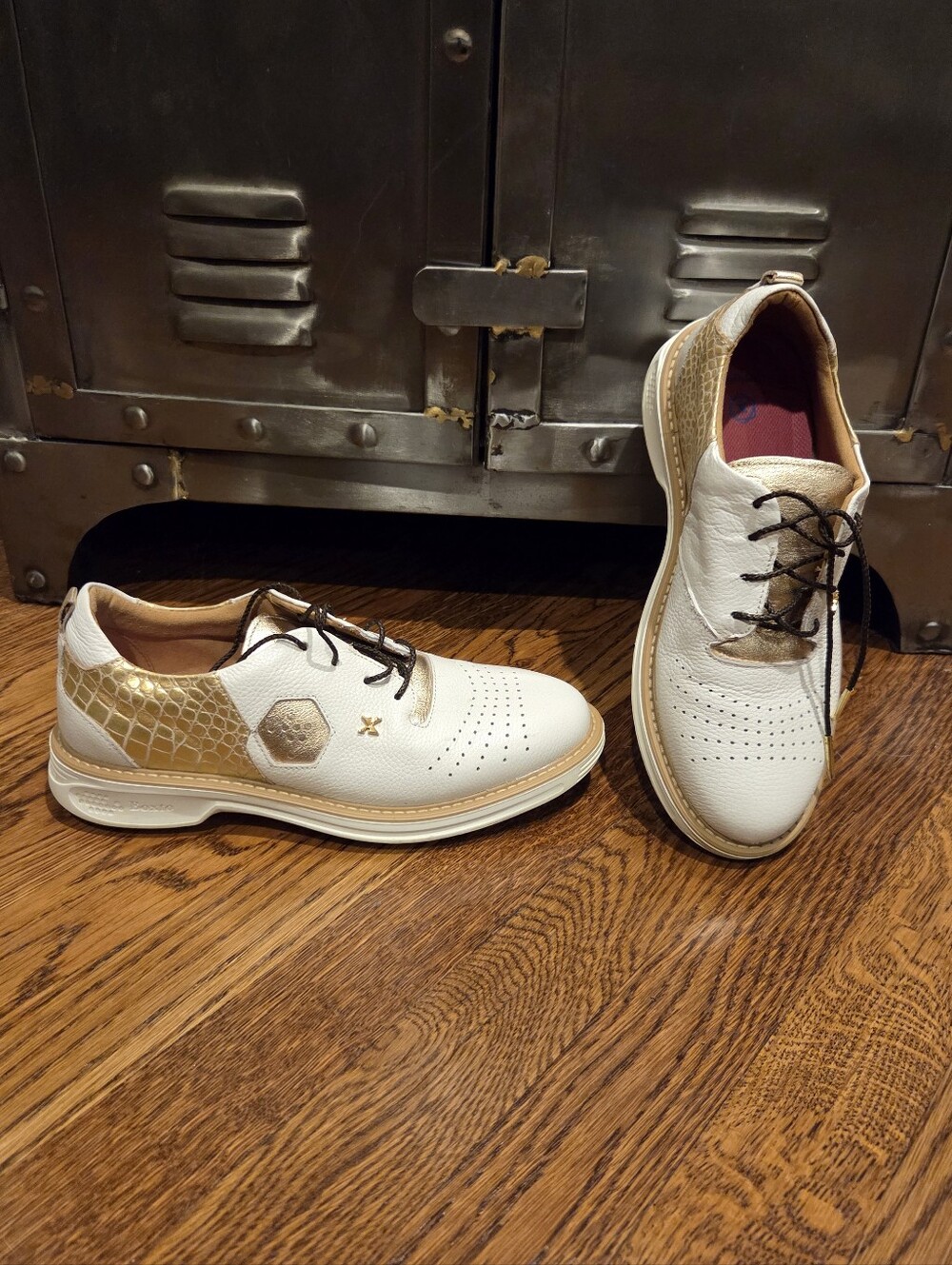 BOXTO Inspiration Fantasy Spikeless Golf Shoes For Women Sz 8.5